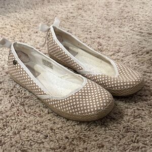 UGG Women's Tan and Cream Espadrille Flats
